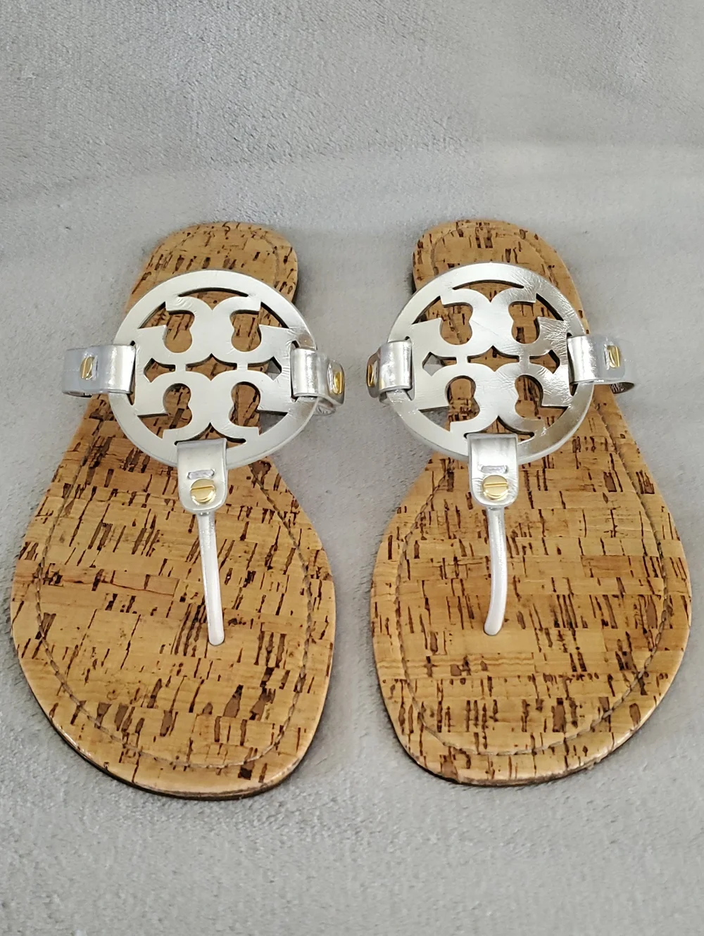TORY BURCH Miller Silver Metallic Leather Patent Cork Flat Sandals SIZE: 13M